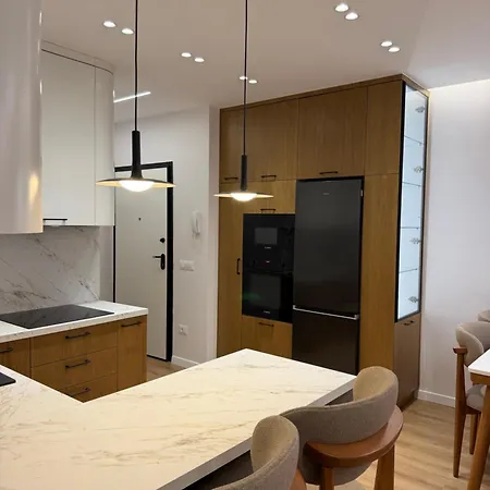アパート Modern Cozy Apartmant In ティラナ