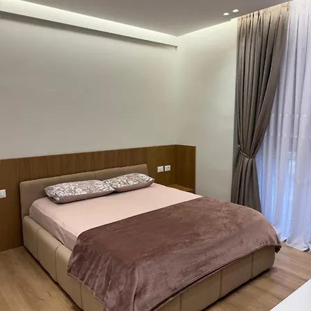 アパート Modern Cozy Apartmant In ティラナ
